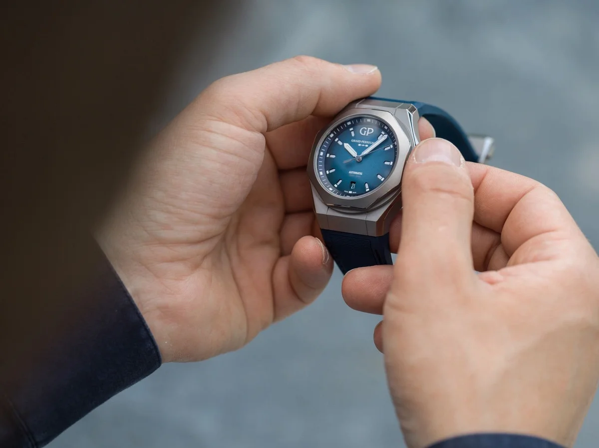 Girard-Perregaux Laureato Absolute Ti 230