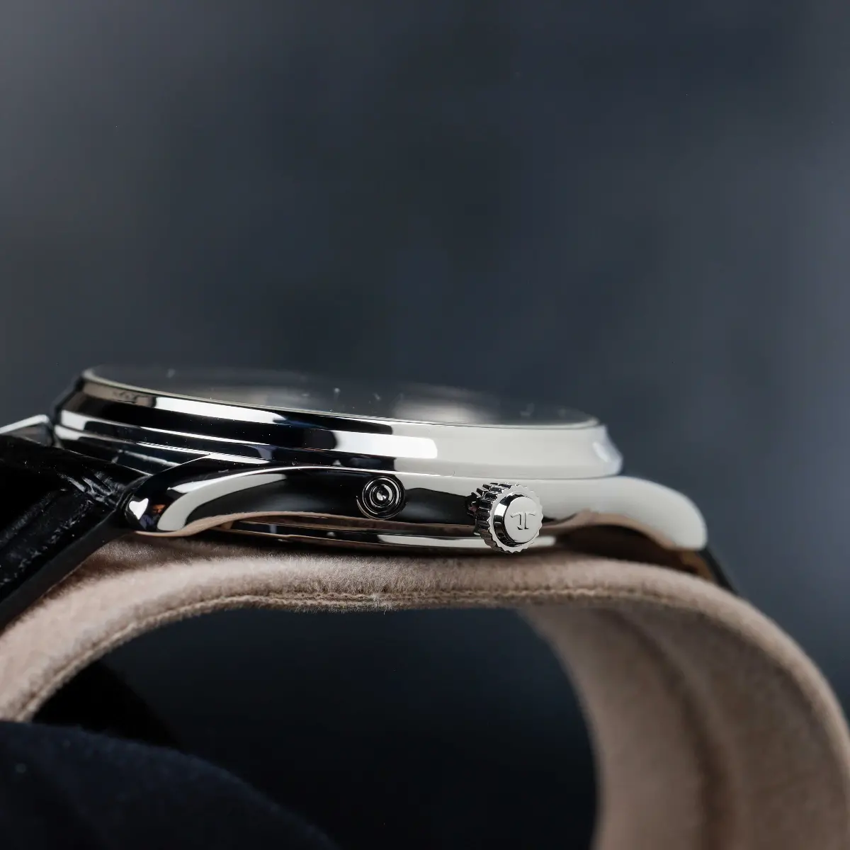 Jaeger-LeCoultre MASTER ULTRA THIN MOON 39mm