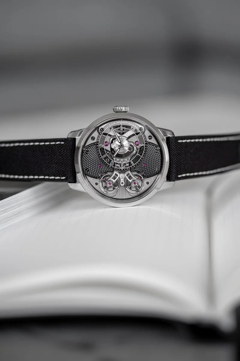 Armin Strom Pure Resonance Ultimate Sapphire