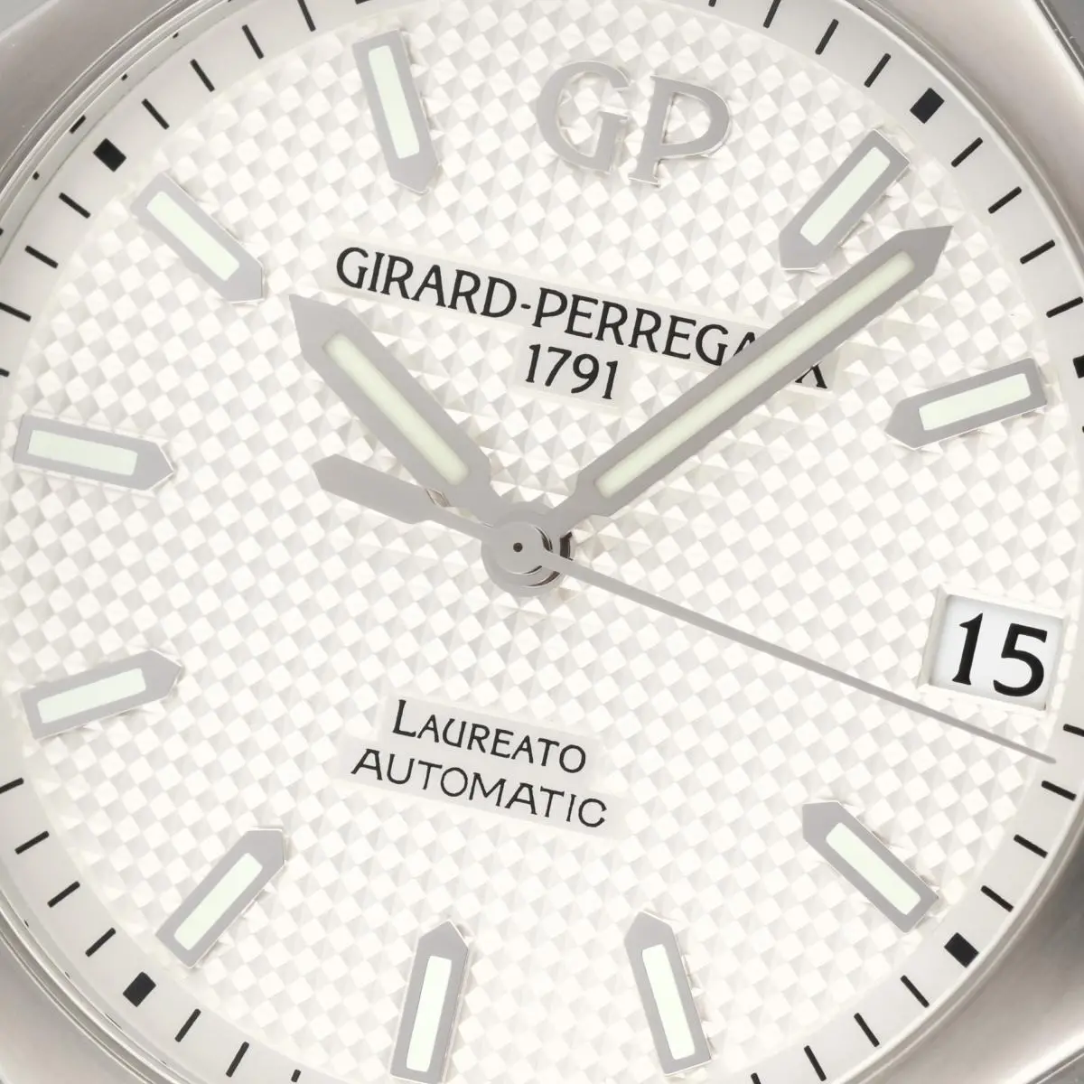 Girard-Perregaux Laureato 42 mm