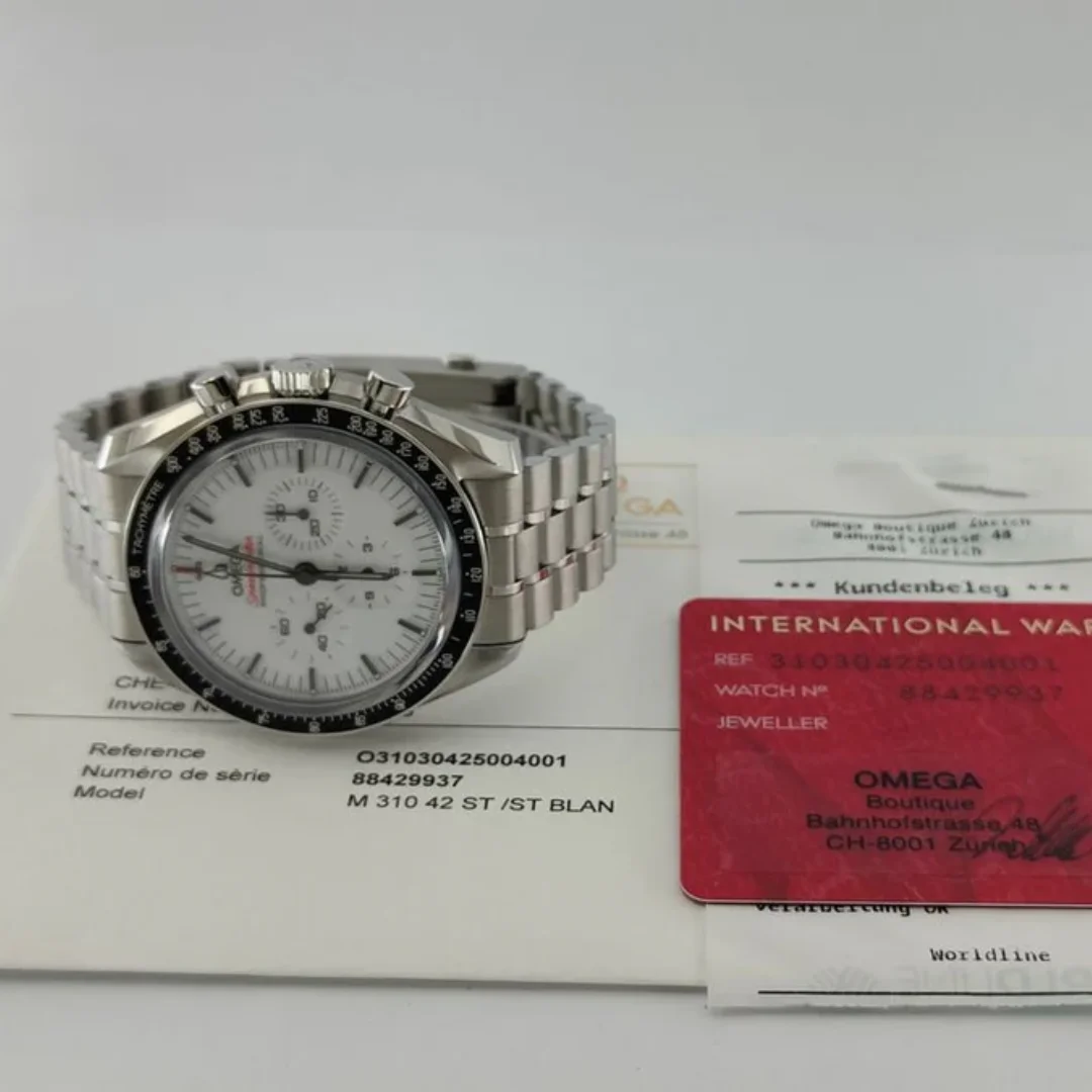 Omega Speedmaster Moonwatch