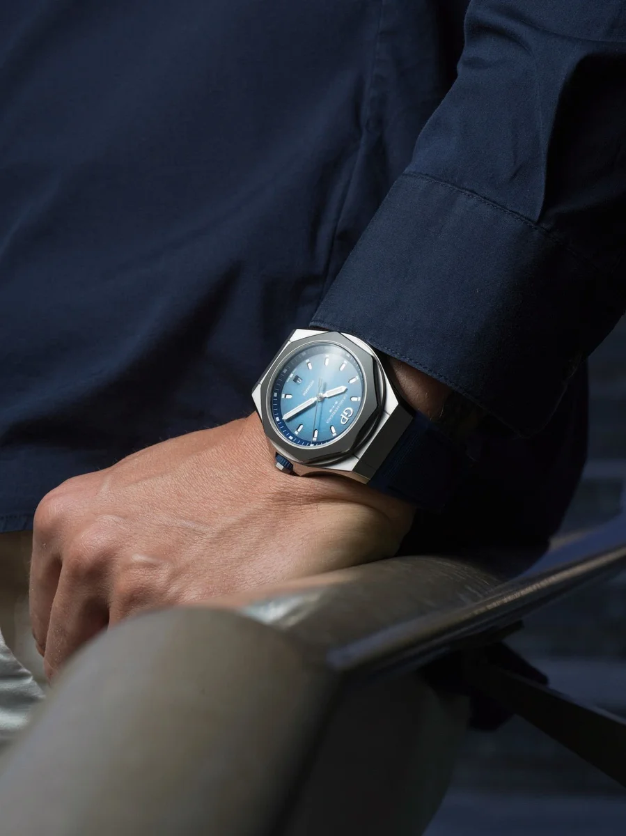 Girard-Perregaux Laureato Absolute Ti 230