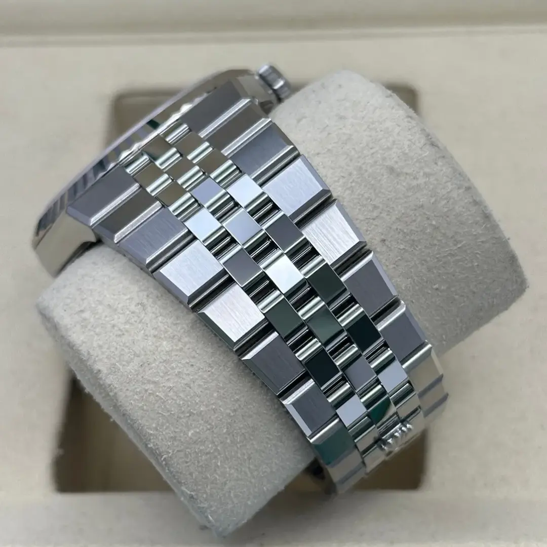 Rolex Land-Dweller 40