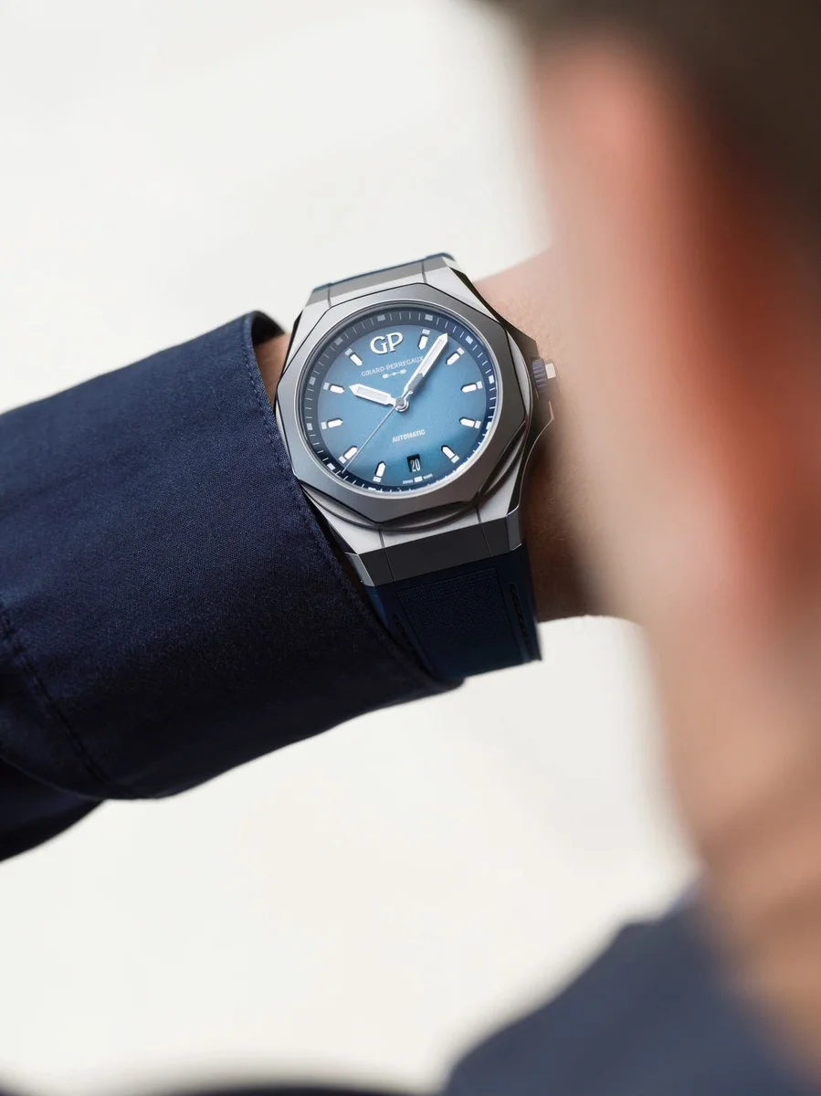 Girard-Perregaux Laureato Absolute Ti 230