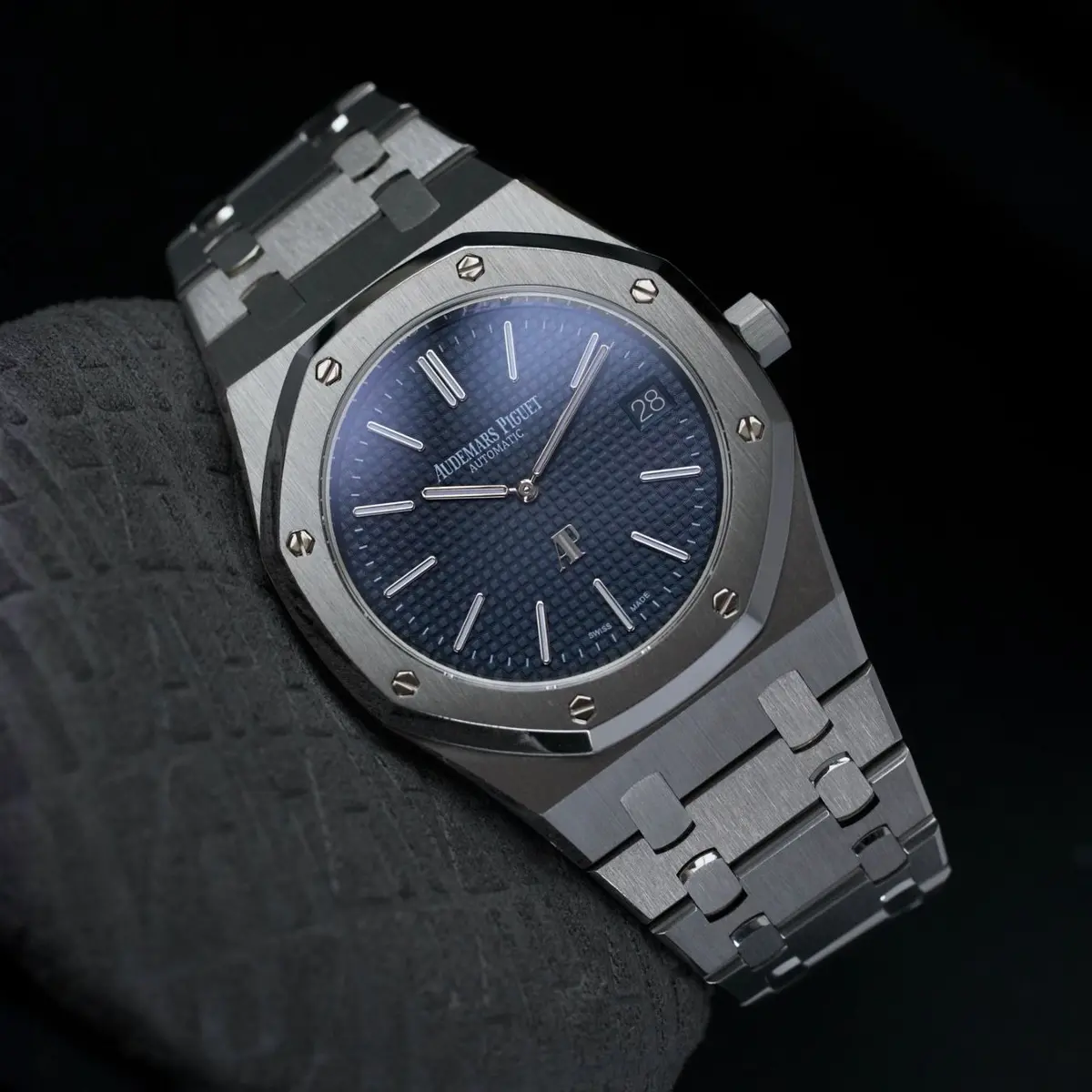 Royal Oak “Jumbo” Extra-Thin