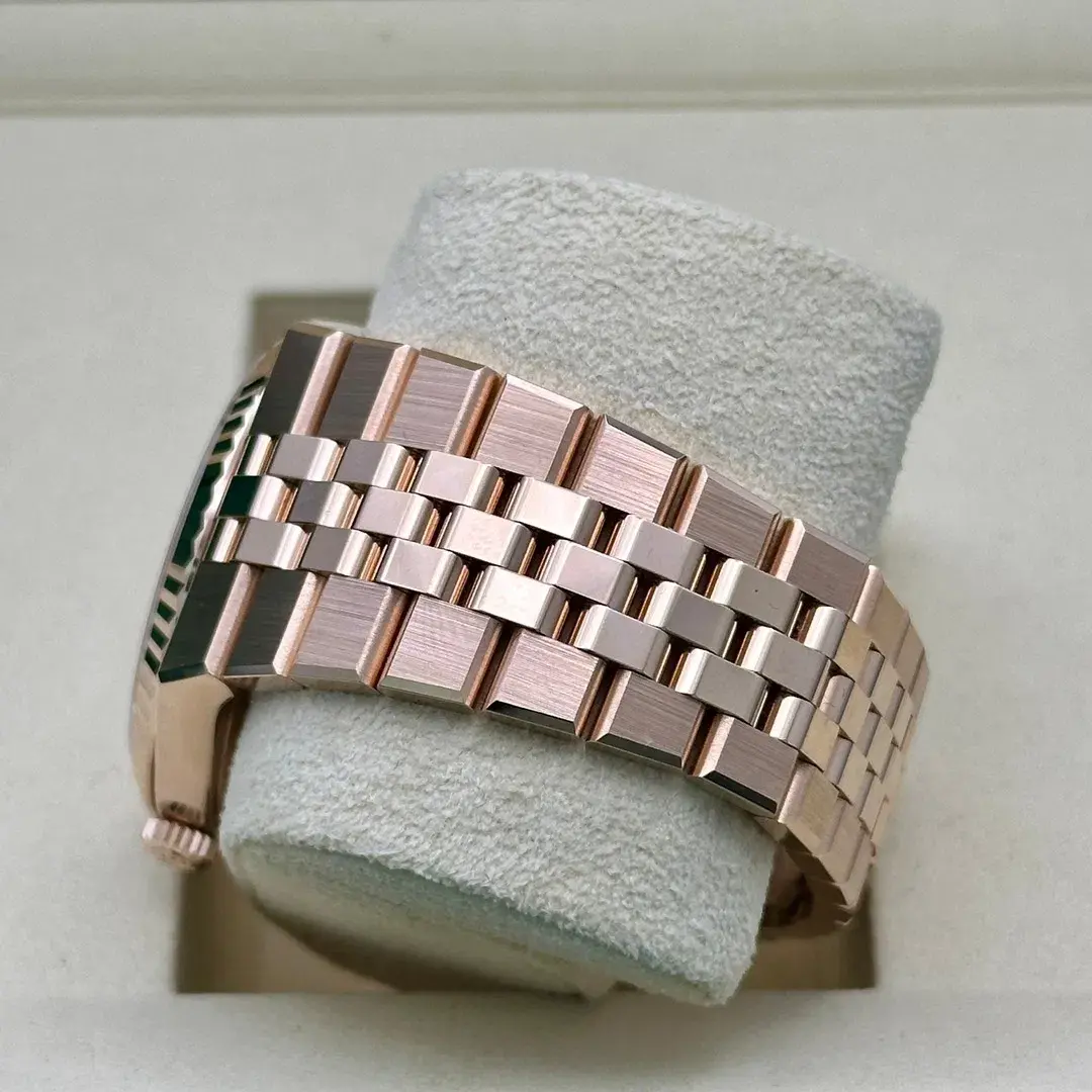 Rolex Land-Dweller 40