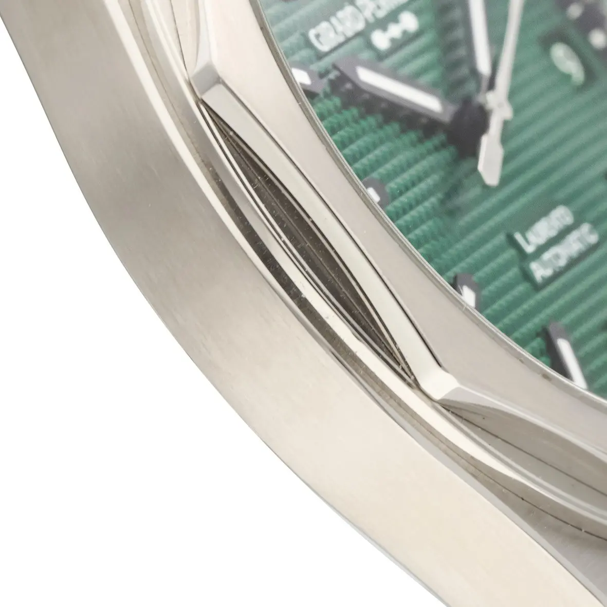 Girard-Perregaux Laureato 42mm Green