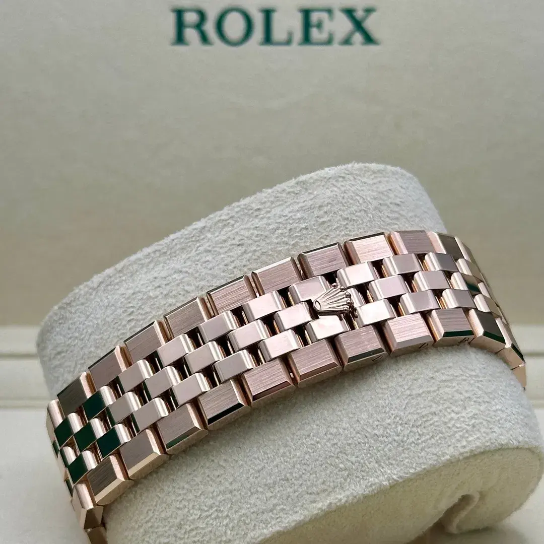 Rolex Land-Dweller 40